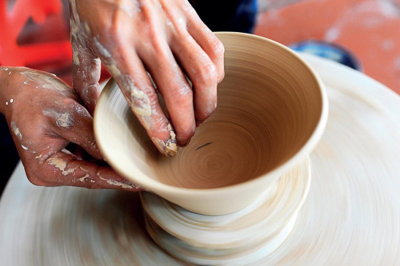 Khám Phá Sự Độc Đáo Của Màu Men Gốm Sứ Bát Tràng