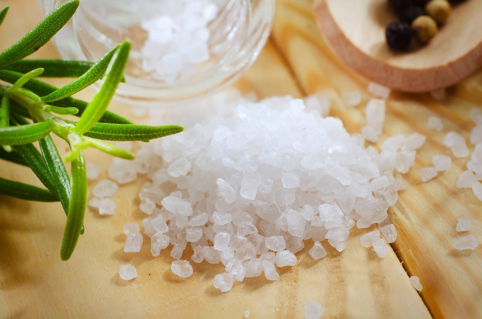 Thu hút tài lộc bằng muối - Bí quyết phong thủy truyền thống làm giàu bền vững
