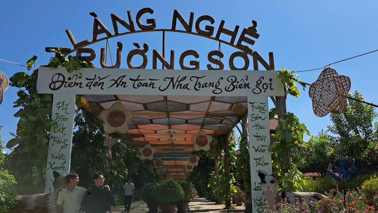 Làng nghề Trường Sơn - Hành Trình Bảo Tồn và Phát Triển Di Sản Văn Hóa Độc Đáo