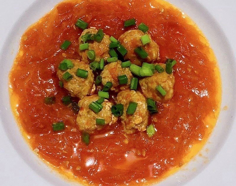 Cách làm thịt viên sốt cà chua thơm ngon hấp dẫn cho bữa cơm gia đình